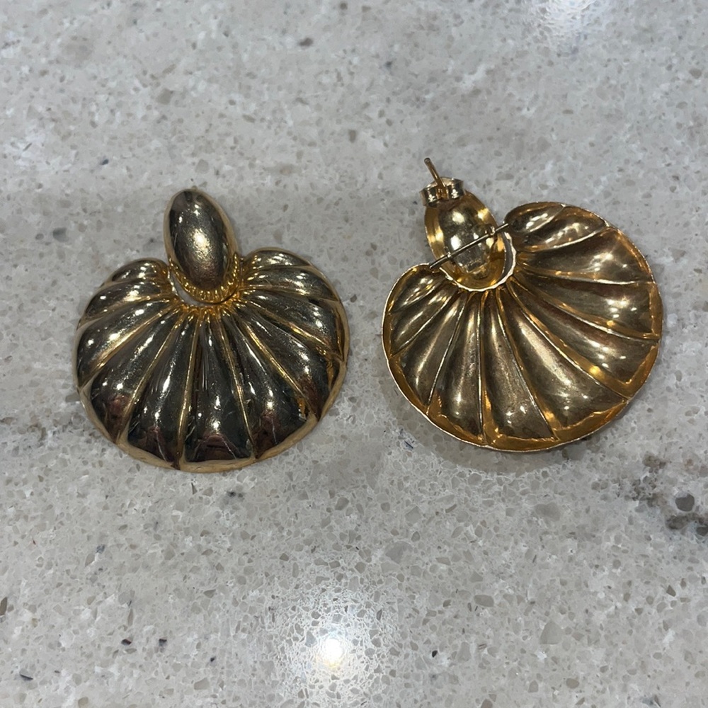 Shell earrings